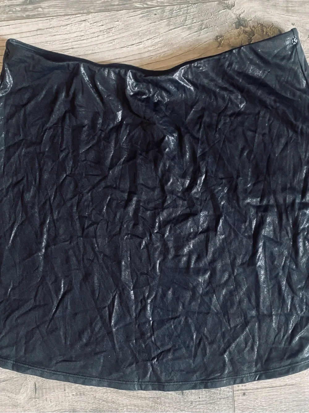 LARGE.  HALARA FAUX LEATHER MINI SKIRT